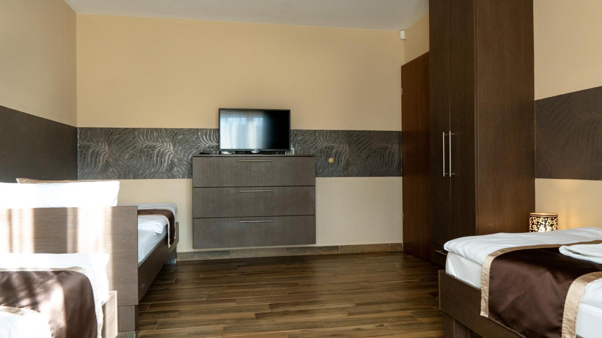 Family Apartman Epleny Luaran gambar