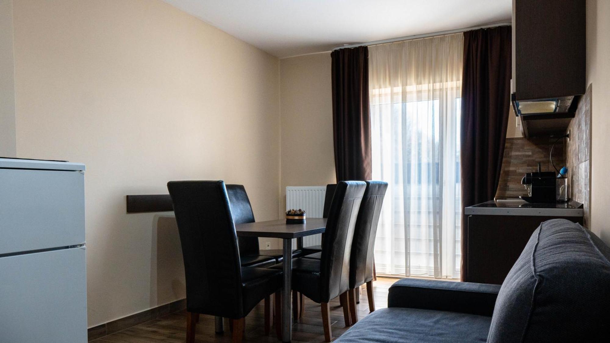 Family Apartman Epleny Luaran gambar