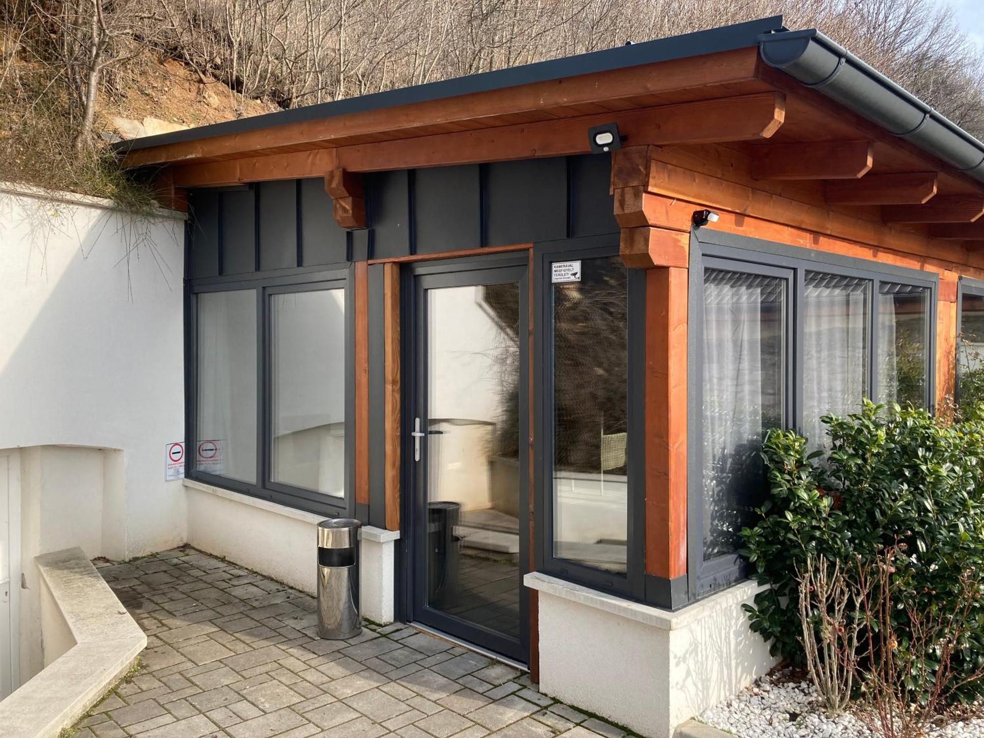 Family Apartman Epleny Luaran gambar