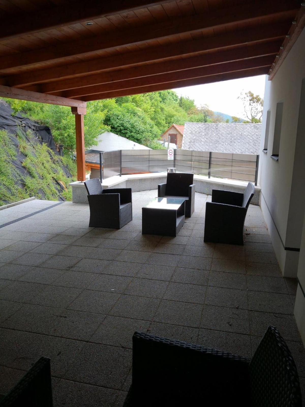Family Apartman Epleny Luaran gambar